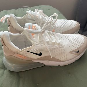 Women’s Nike Air Max 270 in Size 10